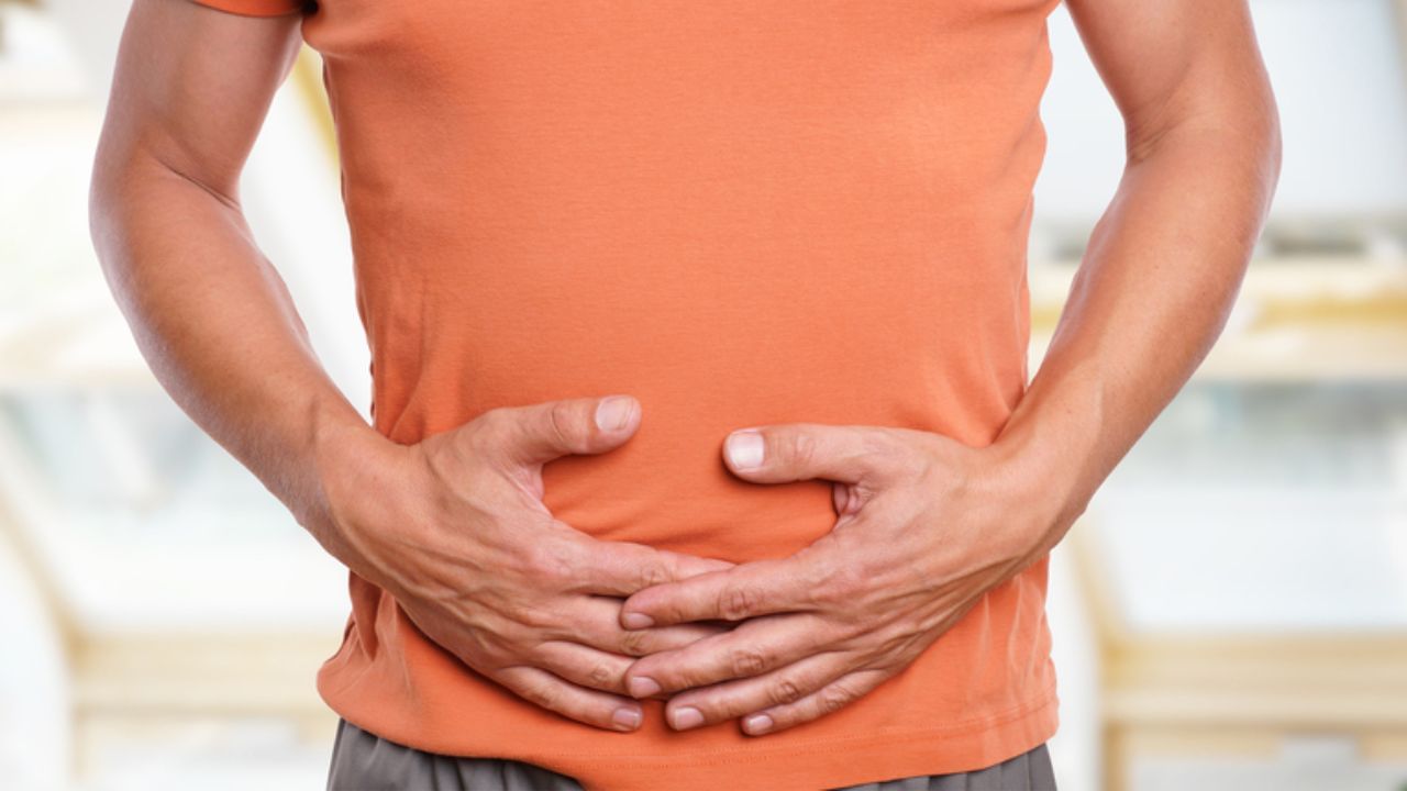 కడుపు ఉబ్బరం, గ్యాస్‌తో ఇబ్బంది పడుతున్నారా..? ఈ చిట్కాలు ట్రై చేసి చూడండి..!