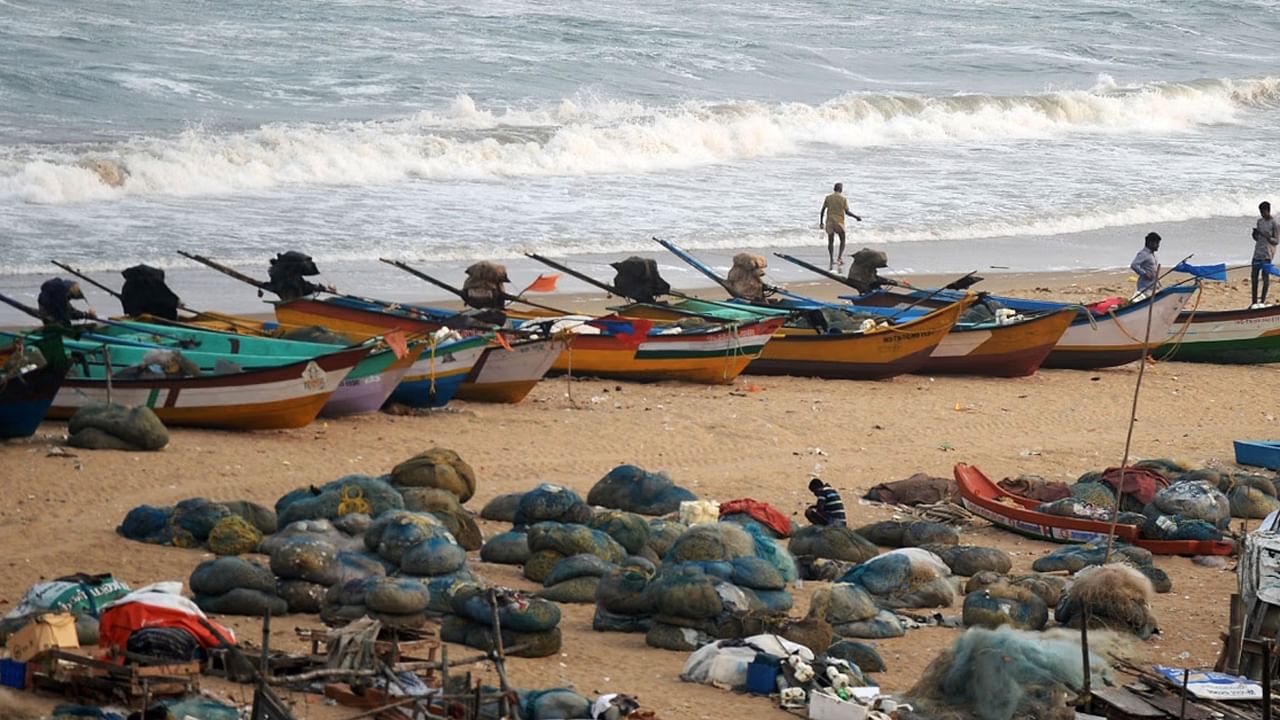 Andhra: సముద్రంలో నేటి నుంచి వేట నిషేధం అమలు... ఎందుకంటే