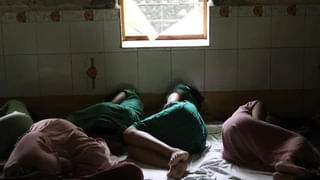 కోచింగ్‌ పేరుతో కామ క్రీడ.. మైనర్లే అతని టార్గెట్‌! అమ్మమ్మ ఫోన్‌ చెక్‌ చేయగా..