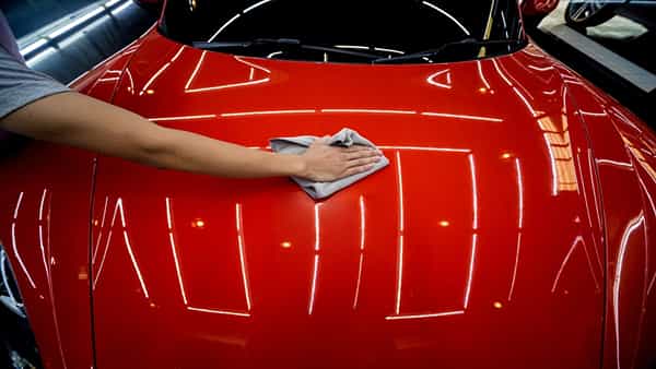 Car Maintenance: మీ కారు ఎప్పుడూ కొత్త కారులా కనిపించాలా? మెరిసే తళతళలు ఈ టిప్స్ పాటిస్తే సాధ్యమే..!