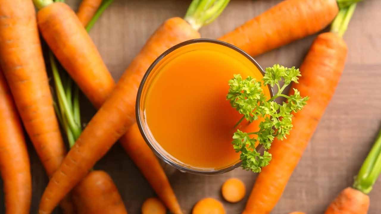 క్యారెట్‌లో బీటా కెరోటిన్ ఎక్కువగా ఉంటుంది. ఇది శరీరంలో విటమిన్ ఎ గా మారుతుంది. ఇది కంటి చూపును మెరుగుపరుస్తుంది. క్యారెట్‌ తింటే వయస్సు ఆధారిత సమస్యలు రావు. క్యారెట్‌లో విటమిన్ సి కంటెంట్ ఎక్కువగా ఉంటుంది. ఇది ఇమ్యూనిటీని పెంచుతుంది. క్యారెట్‌ తింటే ఇన్ఫెక్షన్లతో పోరాడే శక్తి శరీరానికి లభిస్తుంది.