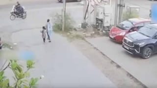 Optical Illusion: కాస్కోండి మీకే సవాల్.. ఈ ఎద్దు చిత్రంలో ఓ మనిషి రూపం దాగుంది.. కనిపెట్టండి..