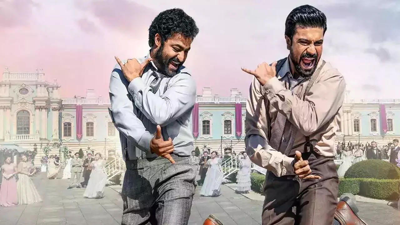 రామ్ చరణ్, ఎన్టీఆర్ కాంబోలో దర్శక ధీరుడు రాజమౌళి ఆర్ ఆర్ఆర్ సినిమాను తెరకెక్కించి సంచలనం సృష్టించారు. వీరిద్దరు తమ నటనతో ఎంతో మందిని ఆకట్టుకున్నారు. అయితే వీరి కాంబోలో త్రిబుల్ ఆర్ కంటే ముందే ఒక సినిమా రావాల్సి ఉండేనంట. కానీ మిస్సైందంట. ఇంతకీ ఆ సినిమా ఏది అంటే?