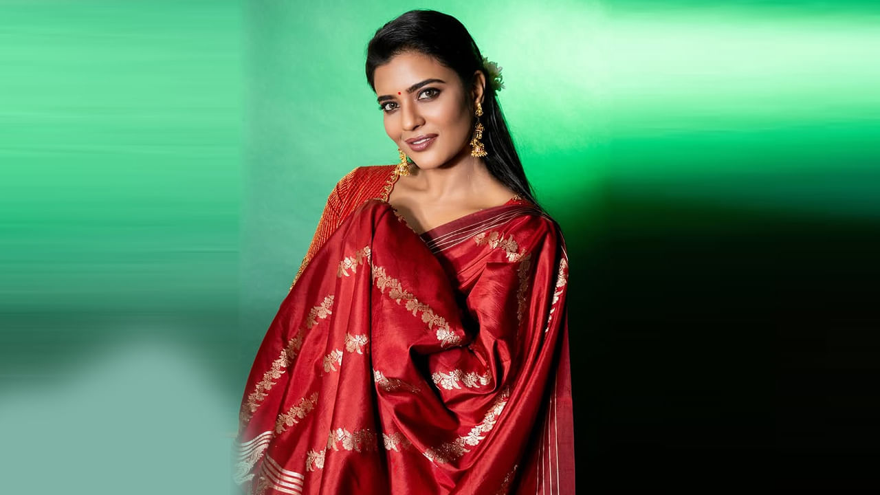 10 జనవరి 1990న తమిళనాడు రాష్ట్ర రాజధాని చెన్నైలో ఓ తెలుగు కుటుంబంలో జన్మించింది అందాల తార ఐశ్వర్య రాజేష్. ఆమె తండ్రి రాజేష్ తెలుగు సినిమా నటుడు. ఐశ్వర్య చిన్నతనంలోనే చనిపోయాడు. ఆమె తల్లి నాగమణి నృత్యకారిణి.