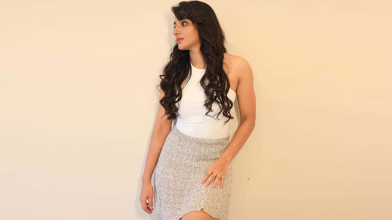 తమిళనాడులోని చెన్నైలో సెయింట్ ఫ్రాన్సిస్ కాలేజిలో బ్యాచిలర్ ఆఫ్ ఇంజనీరింగ్ విద్యను అభ్యసించింది ఈ భామ. మొదట్లో ఫ్రీలాన్స్ మోడల్గా కెరీర్ ప్రారంభించింది. కొచ్చిలో జరిగిన ఫ్యాషన్ షోలో ర్యాంప్పై కూడా చేసింది.