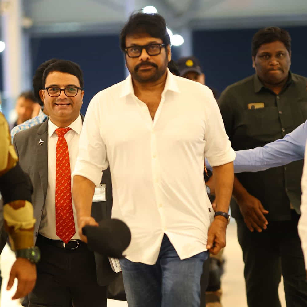 ఈ సినిమాలో వింటేజ్‌ మెగాస్టార్‌ను చూడబోతున్నారని, చాలా ఏళ్లుగా మిస్ అవుతున్న చిరు కామెడీ టైమింగ్‌ను ఈ సినిమాలో పర్ఫెక్ట్‌గా ప్రజెంట్ చేయబోతున్నామని చెప్పారు. ఈ అప్‌డేట్స్‌తో మెగా ఫ్యాన్స్‌ జోష్ డబుల్ అయ్యింది. ఇప్పుడు అంతకు మించి సెలబ్రేషన్స్‌కు క్లూ ఇచ్చింది అనిల్‌ టీమ్‌.