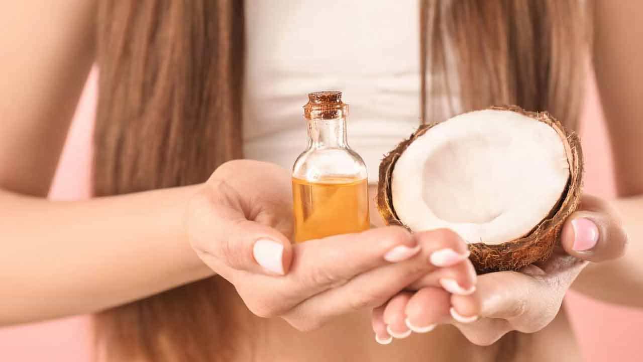 కొబ్బరి నూనె వాడకంతో గ్యాస్, కడుపు ఉబ్బరం, అసిడిటీ, అజీర్ణం వంటి సమస్యలు దరిచేరవు. ఇందులో ఉండే అన్ శాచురేటెడ్ కొవ్వులు కొలెస్ట్రాల్ స్థాయిని తగ్గించడంలో సహాయపడతాయి. ఇది గుండెను ఆరోగ్యంగా ఉంచడంలో కీలక పాత్ర పోషిస్తుంది.