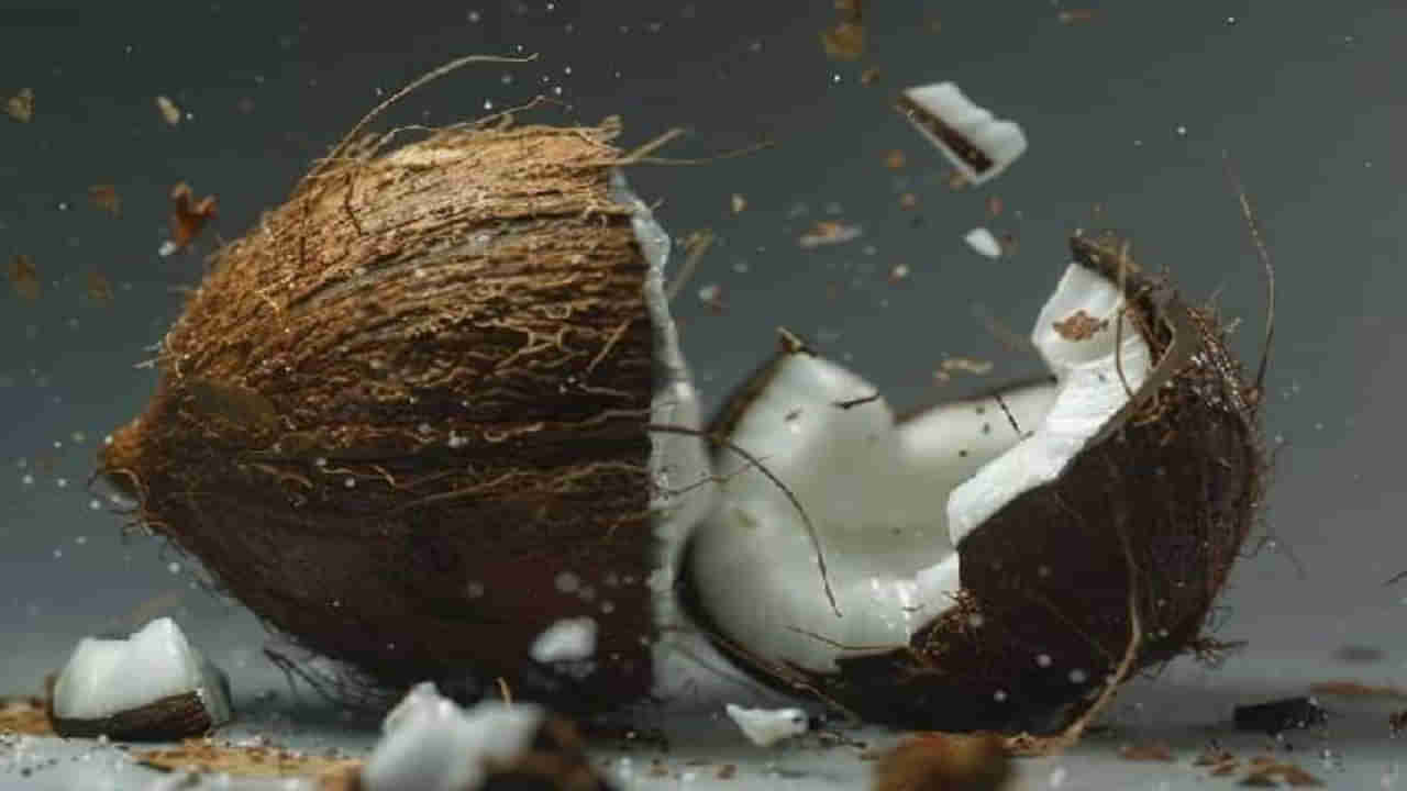 Coconut Ritual: గుడికి వెళ్లి కొబ్బరికాయ కొట్టకుండా వస్తే ఏం జరుగుతుంది..