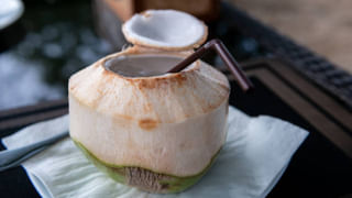 Snakes: పాములకు పాలు పోయడం మూఢనమ్మకమా.. ఎక్కడి నుంచి వచ్చిందీ ఆచారం..?