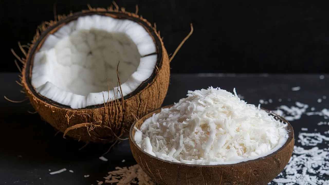 Coconut: కొబ్బరి తింటే ఒంట్లో కొలెస్ట్రాల్‌ పెరుగుతుందా? మీకూ ఈ డౌట్‌ ఉందా..