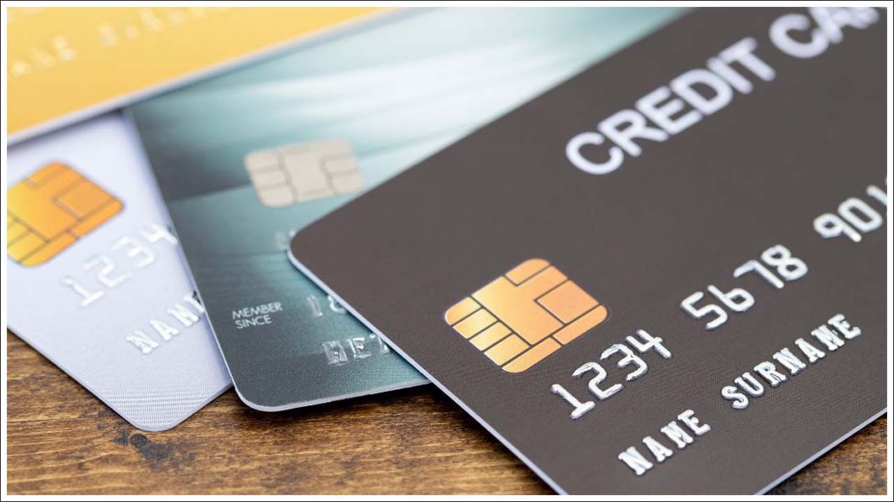 HDFC Credit Card: క్రెడిట్‌ కార్డు కస్టమర్లకు షాకింగ్‌ న్యూస్‌.. జూలై 1 నుంచి ఫీజుల మోత..!