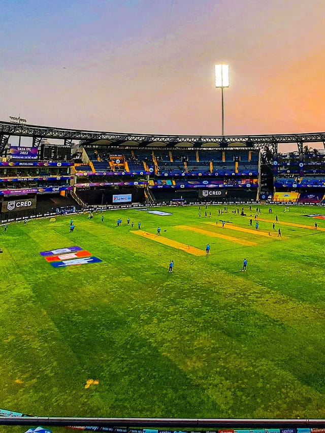 ఒక్క ఓవర్‌లో 22 బంతులు, 77 పరుగులు.. ప్రపంచంలోనే చెత్త బౌలర్