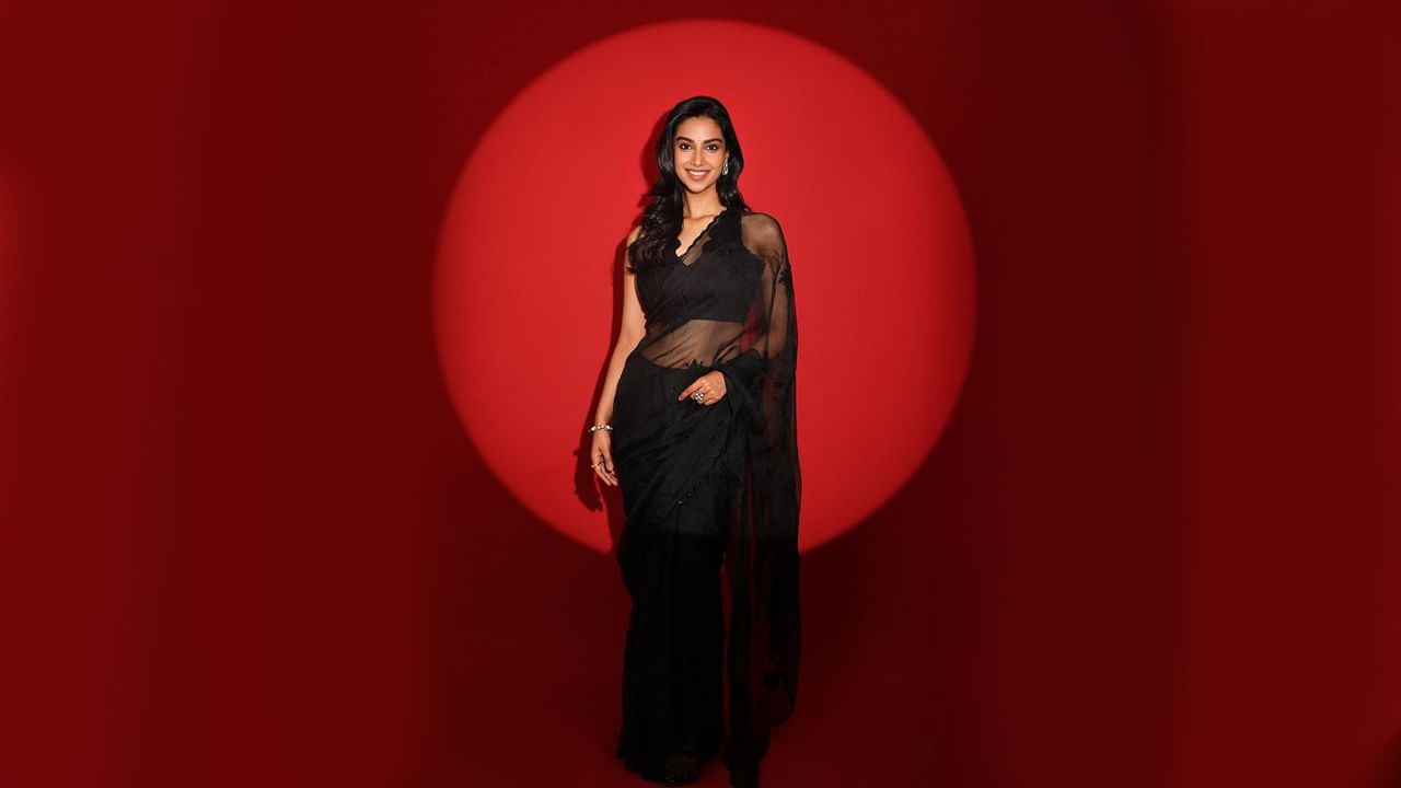 Cutie Meenakshi Chaudhary