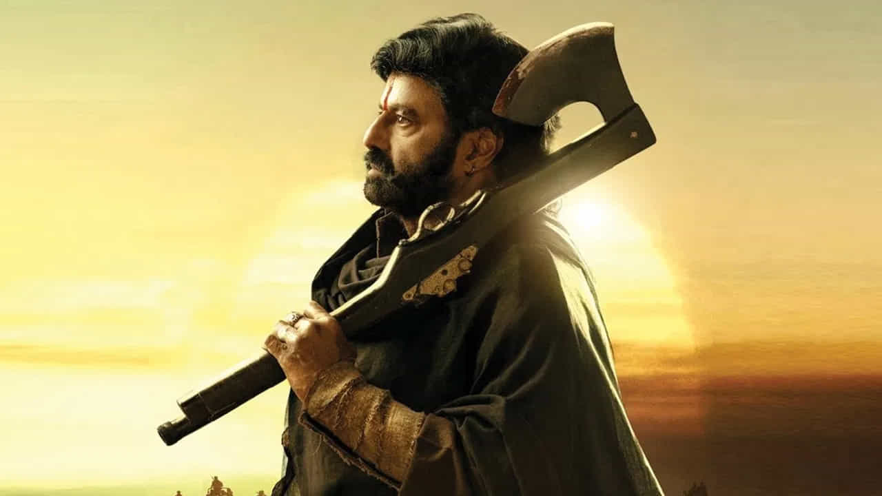  అఖండ సీక్వెల్‌ తర్వాత గోపీచంద్‌ మలినేని డైరక్షన్‌లో బాలయ్య ఓ సినిమా చేస్తారనే ప్రచారం జరుగుతోంది. ప్రస్తుతం రామ్‌చరణ్‌తో పెద్దిని తెరకెక్కిస్తున్న వృద్ధి సినిమాస్‌.. బాలయ్య సినిమాను రూపొందిస్తారన్నది టాక్‌.