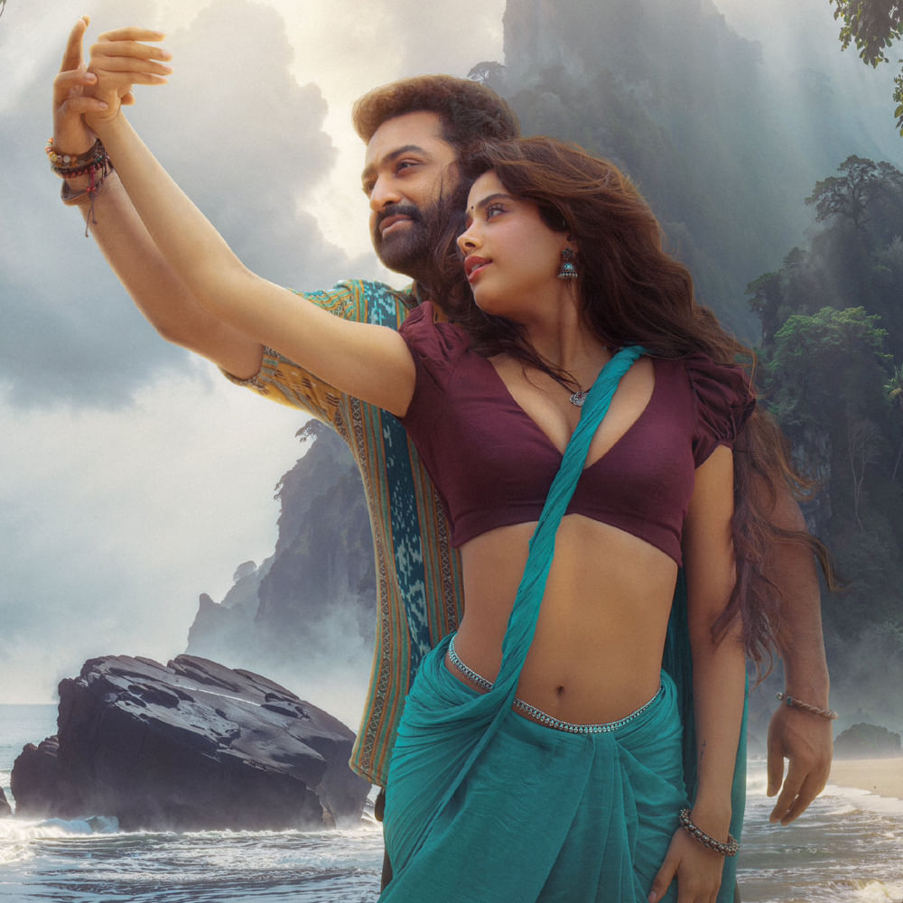 దేవర సినిమాతో సోలోగా పాన్ ఇండియా బ్లాక్ బస్టర్ అందుకున్నారు ఎన్టీఆర్‌. రెండు భాగాలుగా ప్లాన్ చేసిన ఈ సినిమాలో తొలి భాగం ఘన విజయం సాధించటంతో సీక్వెల్ మీద భారీ అంచనాలు ఏర్పడ్డాయి. 
