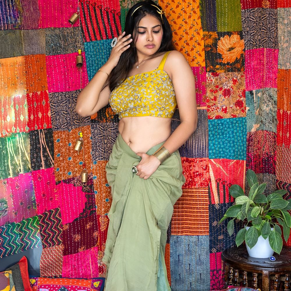 మొన్నామధ్య దివి నటించిన లంబసింగి (2024) సినిమా హీరోయిన్గా ఆమెకు మంచి గుర్తింపు తెచ్చింది. దివి 2020లో బిగ్ బాస్ తెలుగు సీజన్ 4లో కంటెస్టెంట్గా పాల్గొని విశేషమైన గుర్తింపు పొందింది. ఈ షో ఆమెకు బాగా పాపులారిటీ తెచ్చిపెట్టింది.