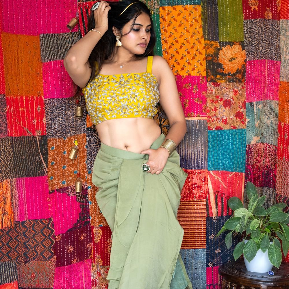 2019లో మహేష్ బాబు నటించిన మహర్షి సినిమాతో తెలుగు సినిమా రంగంలోకి ప్రవేశించింది. ఆ సినిమాలో మహేష్ బాబు ఫ్రెండ్ గా చిన్న పాత్రలో మెరిసింది. ఆ తర్వాత ఏ1 ఎక్స్ప్రెస్ (2019), క్యాబ్ స్టోరీస్ (2021), గాడ్ ఫాదర్ (2022) వంటి సినిమాల్లో నటించింది.