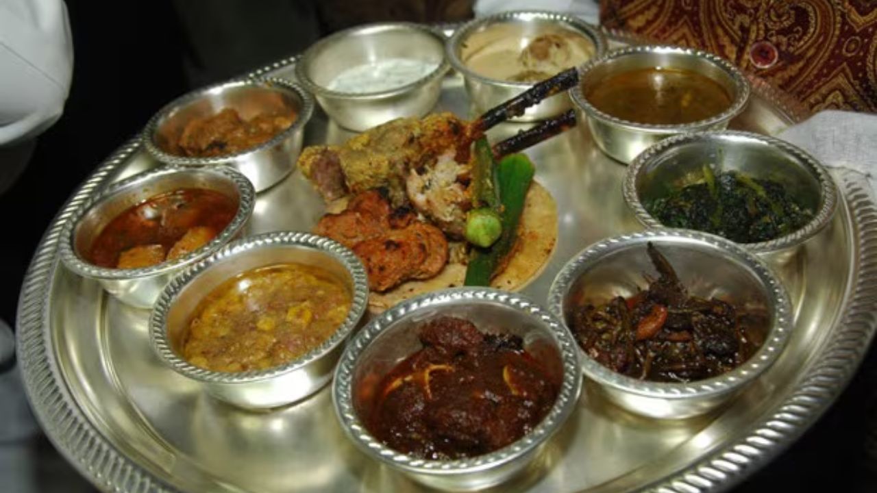 Silver Health Benefits: ప్రతి రోజూ వెండి పాత్రల్లో ఆహారం తింటే ఏమౌతుందో తెలుసా..?