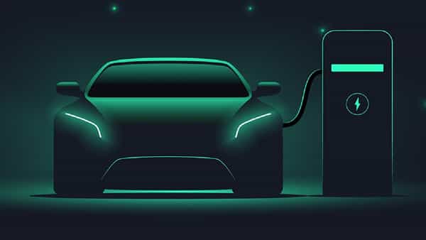 EV Cars: భారత మార్కెట్కు ఈవీ కార్ల క్యూ.. ఆ కారుకు గట్టి పోటీనిస్తున్న కార్లు ఇవే..!