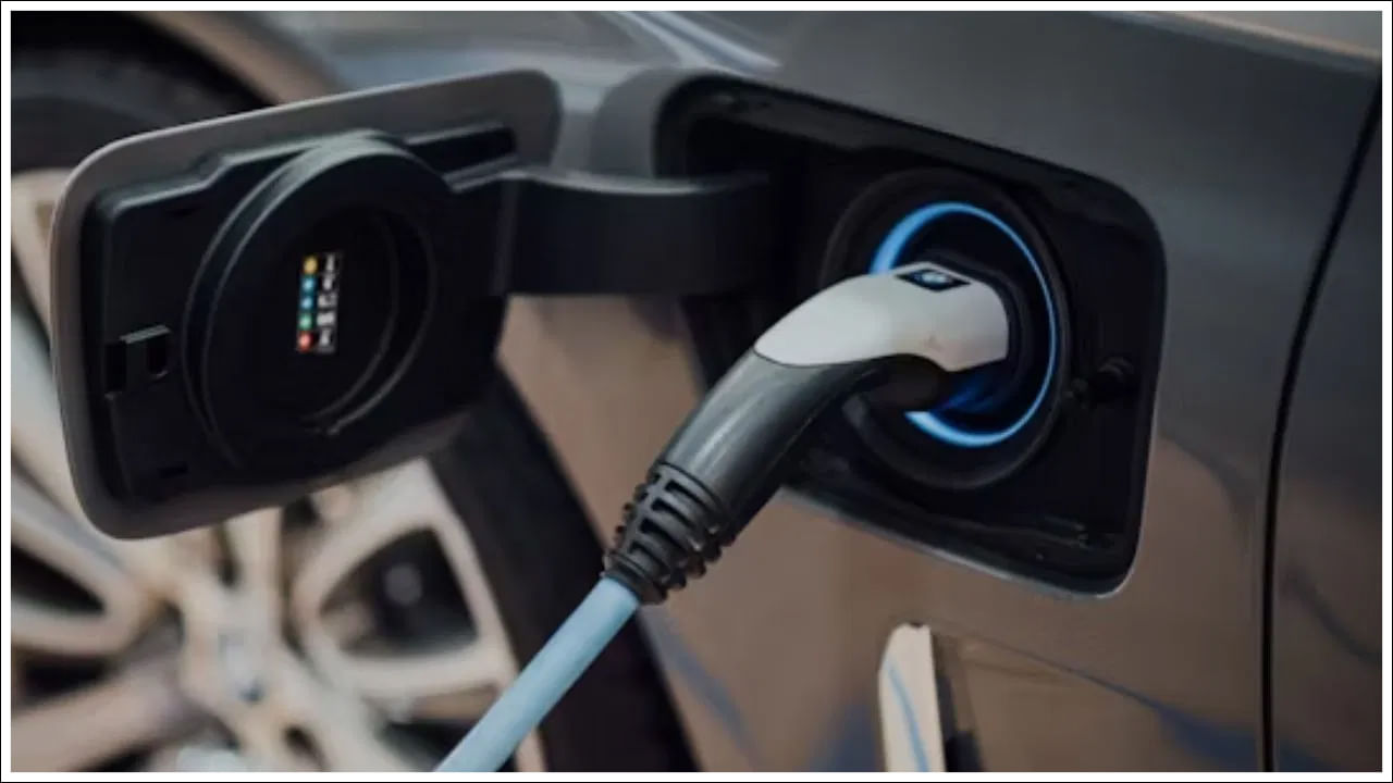 EV Charging: ఎలక్ట్రిక్ కారు ఛార్జింగ్ చేసినందుకు 25 వేల రూపాయల జరిమానా!