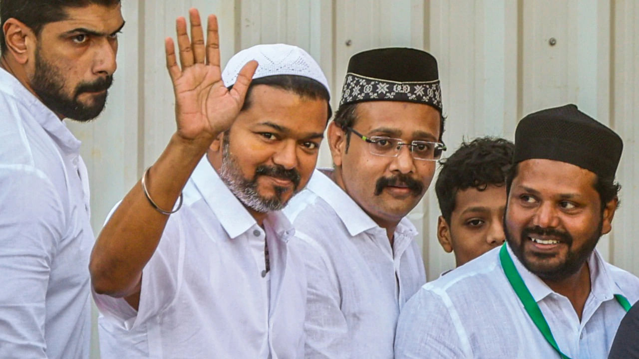 Vijay thalapathy: వివాదంలో టీవీకే పార్టీ చీఫ్... నటుడు విజయ్కు ఫత్వా జారీ!