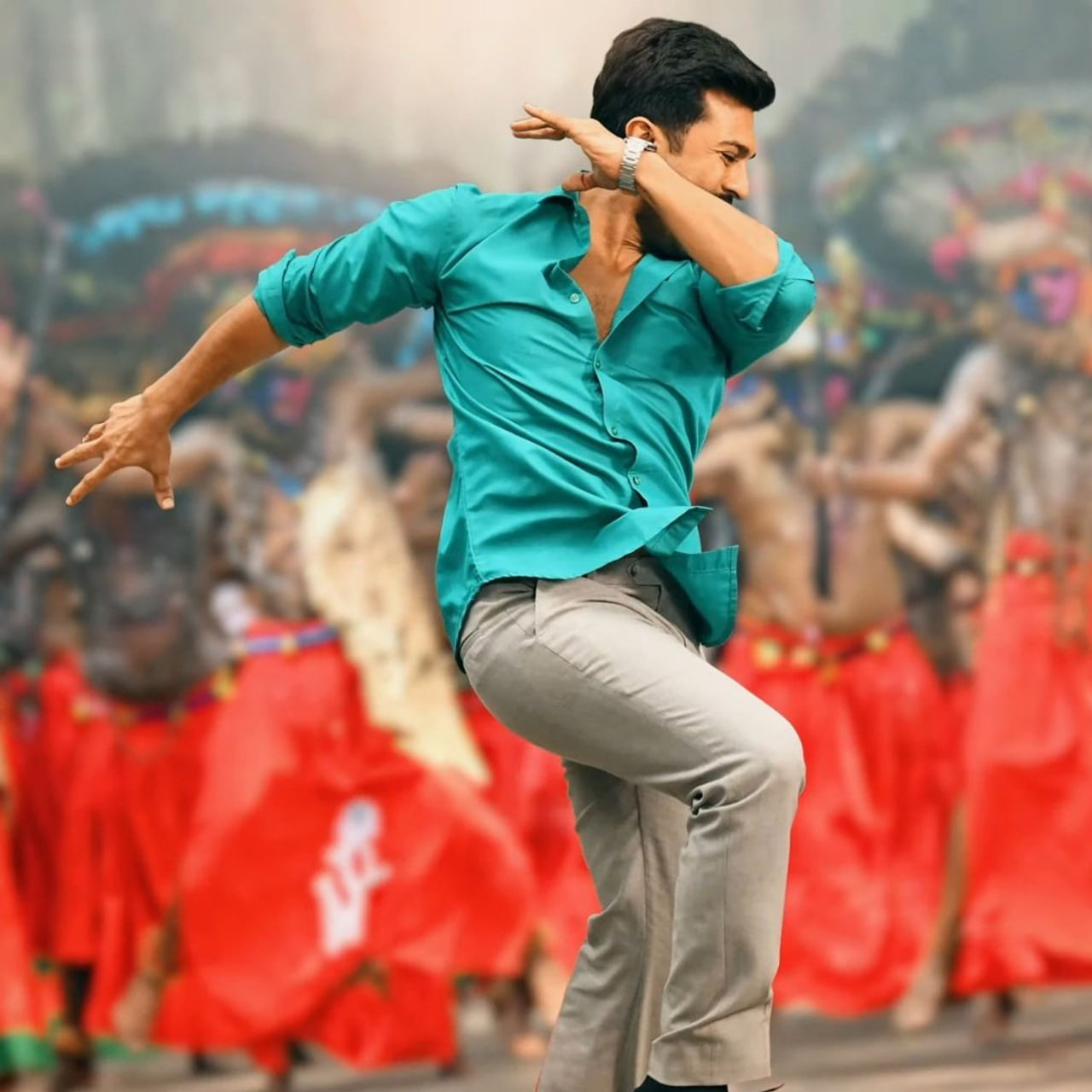 కానీ, సంక్రాంతికి సినిమా రిలీజ్‌ అయ్యి ప్రేక్షకుల్ని నిరాశపరచింది. 'అలాంటి సినిమా మాత్రం తీయకండి బాబూ..' అంటూ చెర్రీతో సినిమాలు తీయబోయే నెక్స్ట్ డైరక్టర్లని రిక్వెస్టు చేస్తున్నారు ఫ్యాన్స్. ఈ క్రమంలో ఉన్నట్టుండి సోషల్‌ మీడియాలో గేమ్‌ ఛేంజర్‌ హ్యాష్‌ ట్యాగ్‌ ట్రెండింగ్‌లో కనిపించింది. అంత సడన్‌గా ఎందుకు ట్రెండ్‌ అవుతోందనే విషయాన్ని ఆరా తీస్తే, ఆడియో రైట్స్ కోసమని అర్థమైంది.