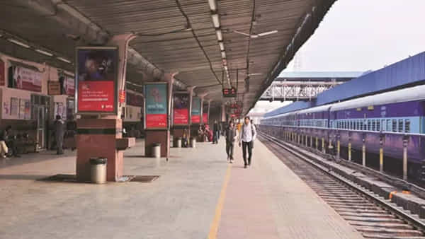 Bihar: బిహార్లో దారుణం.. ట్రైన్ కోసం వెయిట్ చేస్తున్న యువతిపై సామూహిక అత్యాచారం!