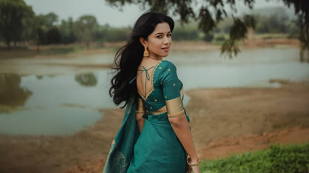 10 మే 1995న కేంద్రపాలిత ప్రాంతం అయినా పాండిచ్చేరిలో ఓ సాధారణ తమిళ కుటుంబంలో పుట్టి, పెరిగింది మృణాళిని రవి. అందంతో పాటు అభినయంతో ప్రేక్షకులను తనదైన నటనకి ఫిదా చేస్తుంది ఈ బ్యూటీ.