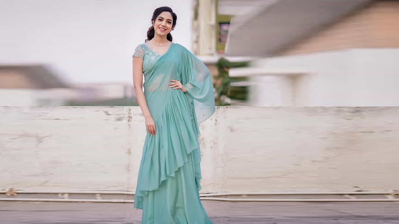 ఆమె మొదటి చిత్రం బాద్షా, ఇందులో ఆమె పింకీ అనే సహాయక పాత్రను పోషించింది. తర్వాత ప్రేమ ఇష్క్ కాదల్లో ఆమె శ్రీ విష్ణు సరసన కాస్ట్యూమ్ డిజైనర్ పాత్రను పోషించింది. ఆ తరువాత నా రాకుమారుడు ఎవడే సుబ్రమణ్యంలో కనిపించింది.
