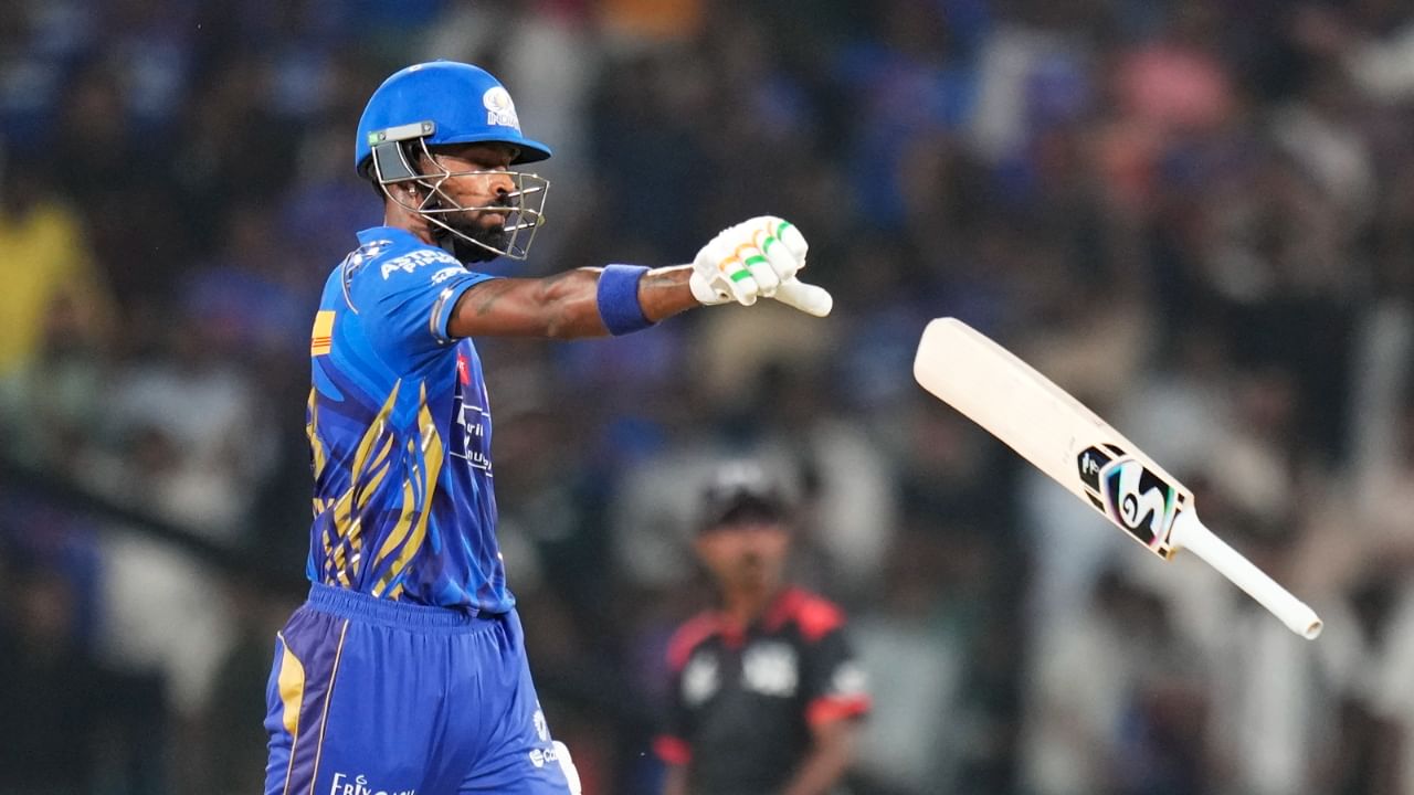 IPL 2025: ఆగు హార్దిక్ బ్రో నీ బ్యాట్ లో స్ప్రింగులు ఉన్నాయేమో చూద్దాం? IPL లో రేర్ మూమెంట్!