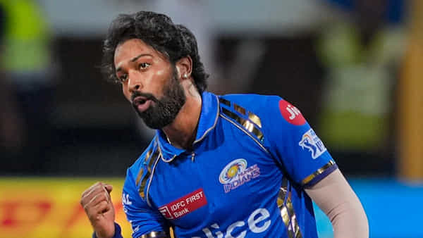 ఒకే ఓవర్లో డబుల్ ధమాకా.. కట్ చేస్తే అరుదైన రికార్డును లిఖించిన కుంగ్ ఫూ పాండ్య!