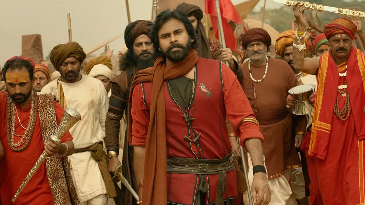 పవన్ ఎంట్రీతో అదే డేట్కు రావాలనుకున్న మాస్ జాతర, సింగిల్ సినిమాల రిలీజ్ డైలమాలో పడింది. మరి పవర్ స్టార్తో పోటీ అంటే రిస్క్ ఉంటుంది కదా మరి. అందులోనూ చాల రోజుల తర్వాత పవన్ నుంచి వస్తున్న సినిమా. దీని కోసం ఫ్యాన్స్ మాత్రమే కాదు.. చాలామంది సినీ ప్రేముకులు కూడా వెయిట్ చేస్తున్నారు.