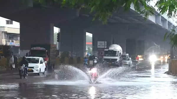 HYD Rains: హైదరాబాద్లో ఒక్కసారిగా మారిన వాతావరణం..పలు ప్రాంతాల్లో ఈదురుగాలులతో కూడిన భారీ వర్షం!
