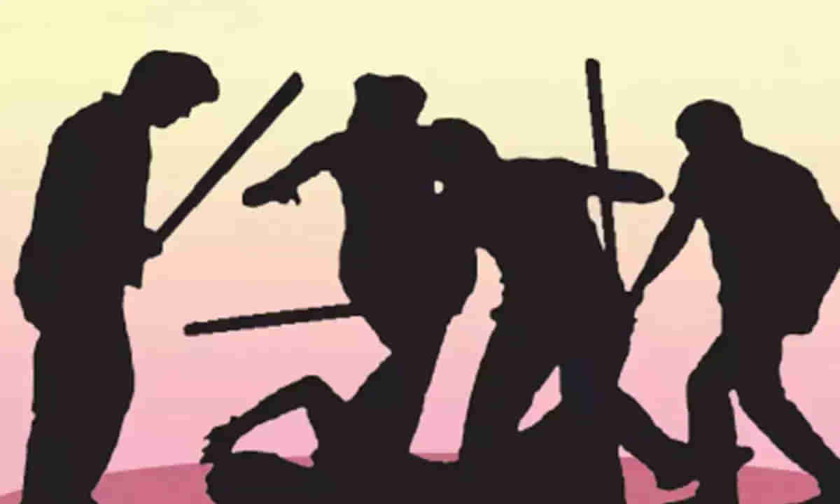 Hyderabad: పక్కింటివారితో చిన్న వివాదం.. పరస్పరం దాడి చేసుకున్న రెండు ఫ్యామిలీలు!