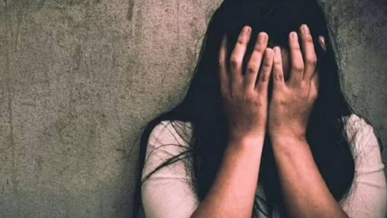 Hyderabad: లిఫ్ట్ ఇస్తామని నమ్మించి.. జర్మనీ యువతిపై అత్యాచారం..