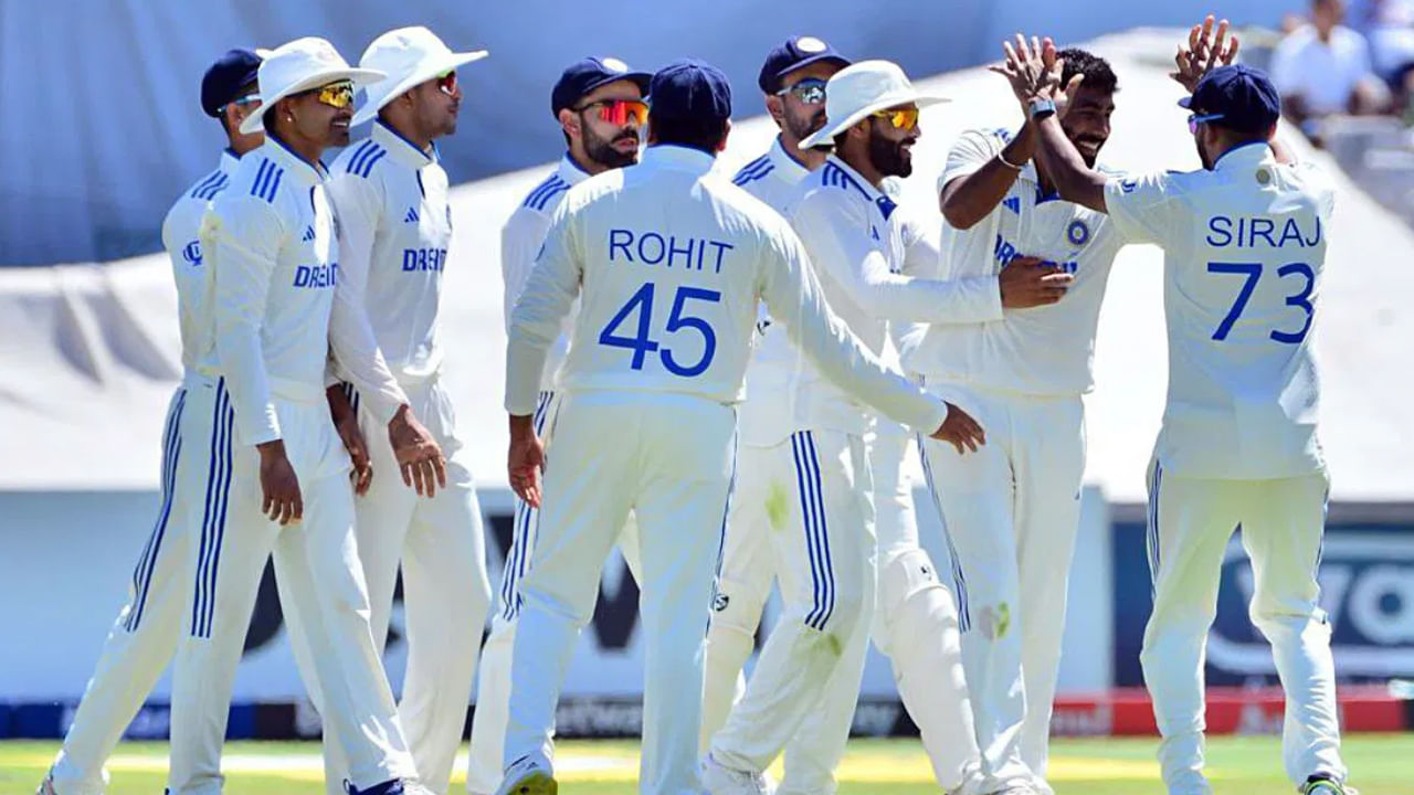 IND vs ENG : ఐపీఎల్ 2025లో సగానికి పైగా మ్యాచ్లు జరిగాయి. ఈ సీజన్లో బ్యాట్స్మెన్తో పాటు బౌలర్ల ఆధిపత్యం కూడా కనిపించింది. తమ అద్భుతమైన ఇన్నింగ్స్తో అందరి దృష్టిని ఆకర్షిస్తున్నారు. వాస్తవానికి, ఈ లీగ్ ముగిసిన తర్వాత, టీం ఇండియా ఇంగ్లాండ్ (IND vs ENG)లో పర్యటించాల్సి ఉంది. అక్కడ ఐదు మ్యాచ్ల టెస్ట్ సిరీస్ ఆడాల్సి ఉంది. ఇటువంటి పరిస్థితిలో, ఐపీఎల్లో సందడి చేస్తున్న నలుగురు ఓపెనర్లు ఈ పర్యటనలో టీమ్ ఇండియాతో చేరవచ్చు.