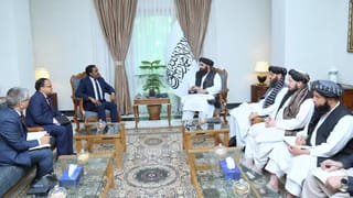 Watch Video: స్టేజ్‌పై అందరూ చూస్తుండగా.. ASP చెంప పగలగొట్టేందుకు చేయెత్తిన సీఎం! వీడియో