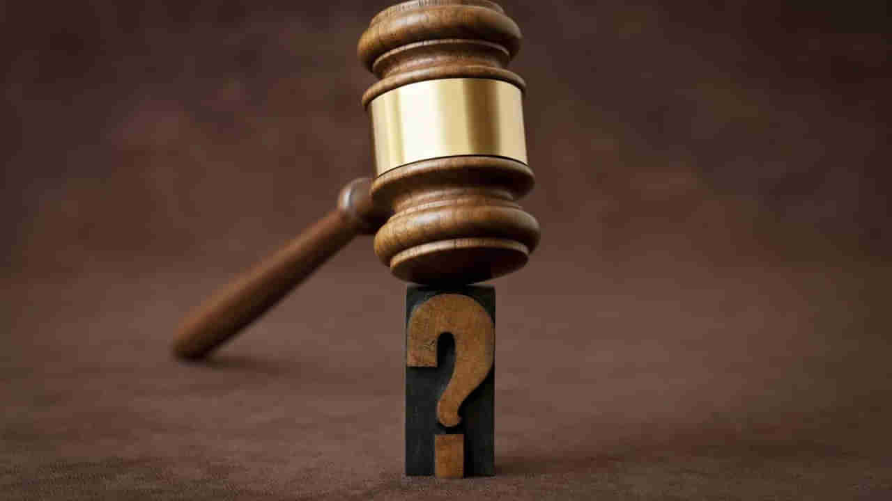 బ్యాంక్ అప్పు తీసుకున్న తండ్రి మరణిస్తే.. ఆ అప్పు కొడుకు తీర్చాలా.. మన లా ఏమిచెబుతుందంటే