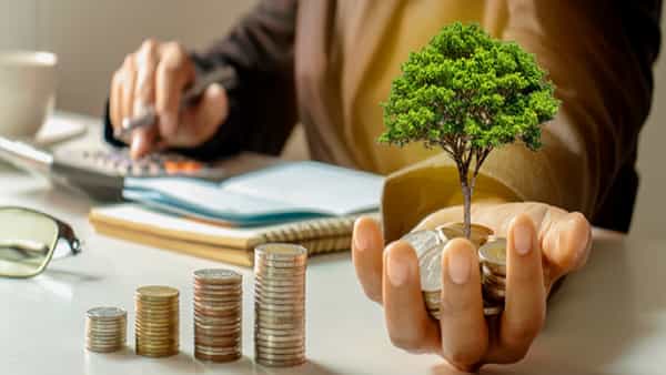 Investment plans: మంచి పెట్టుబడి పథకాల కోసం చూస్తున్నారా..? వీటిని ఒక్కసారి పరిశీలించాల్సిందే..!