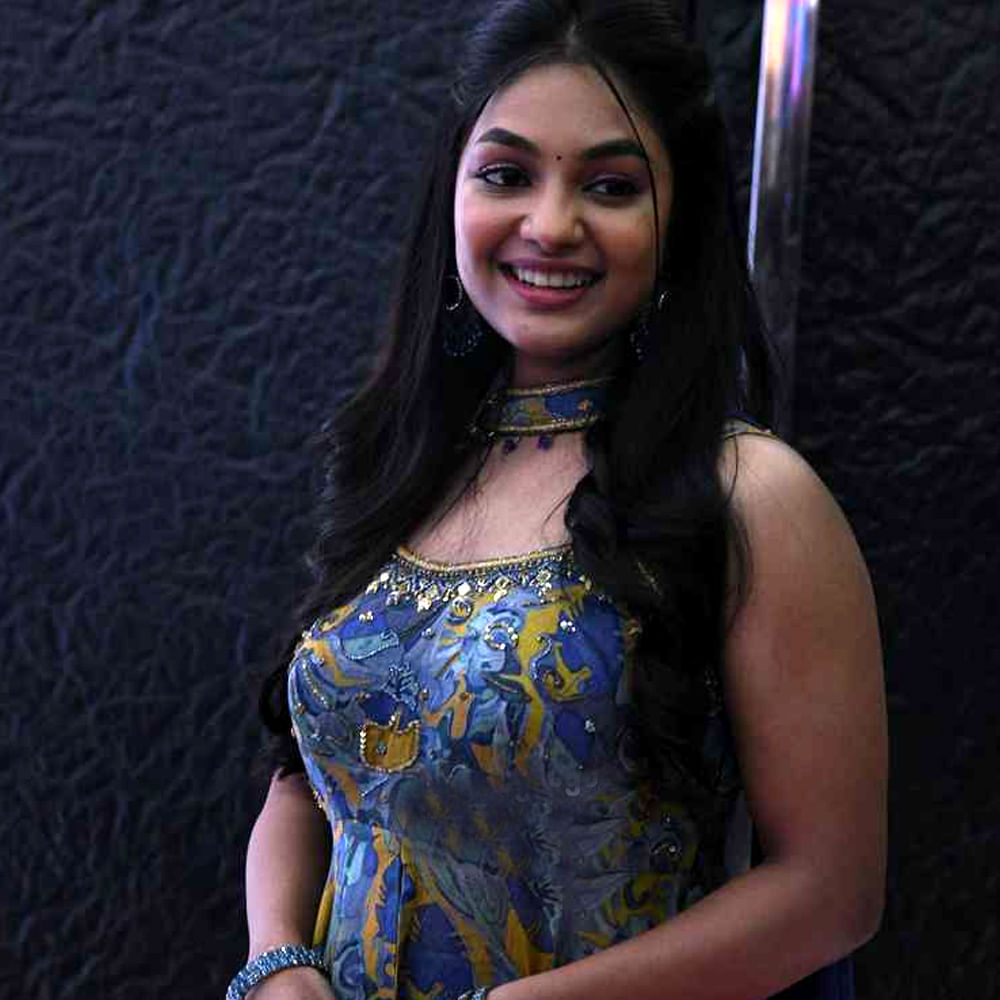 2022లో "లవ్ టుడే"లో నిఖిత పాత్రతో తమిళ, తెలుగు ప్రేక్షకుల్లో గుర్తింపు పొందింది. ఈ చిత్రం భారీ వసూళ్లతో విజయం సాధించి, తెలుగులో 2022 నవంబర్ 25న విడుదలైంది. ఈ సినిమాతో కుర్రాళ్ళ డ్రీమ్ గర్ల్ గా మారింది. 