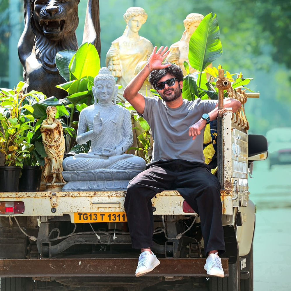 సక్సెస్ ట్రాక్లో ఉన్న సిద్ధూ జొన్నలగడ్డ ఇలా ఫెయిల్యూర్ జానర్ను పిక్ చేసుకోవటంతో ఫ్యాన్స్ టెన్షన్ పడుతున్నారు. సిద్దూ బాడీ లాంగ్వేజ్కు పర్ఫెక్ట్గా సూట్ అయ్యే కథా కథనాలే అయినా... ఓవరాల్గా ఆ సినిమా ఆడియన్స్ను ఎంత వరకు మెప్పిస్తుంది అన్న విషయంలో టెన్షన్ కనిపిస్తోంది.