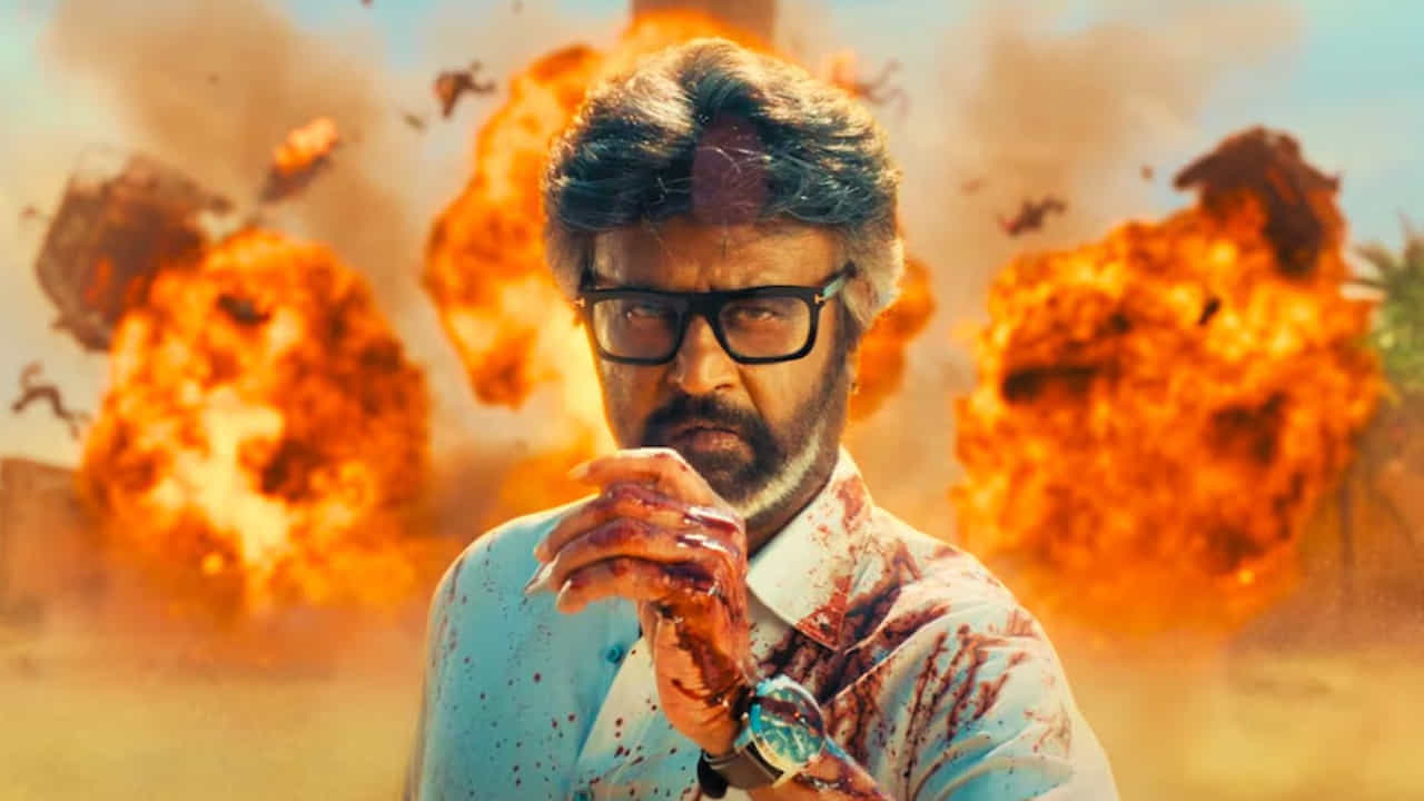 జైలర్ 2 షూటింగ్ అప్డేట్ ఇచ్చారు సీనియర్ నటి రమ్యకృష్ణ. ఈ నెల 10వ తేదిన తాను సెట్లో అడుగుపెట్టానని, ఆ రోజుకు నరసింహ సినిమా రిలీజ్ అయి 26 సంవత్సరాలు పూర్తయ్యాయని గుర్తు చేసుకున్నారు. జైలర్కు సీక్వెల్గా తెరకెక్కుతున్న ఈ సినిమాలో మరోసారి ముత్తువేల్ పాండియన్ పాత్రలో నటిస్తున్నారు రజనీకాంత్.