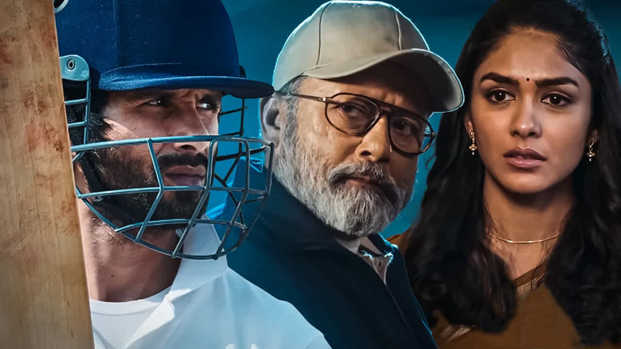 జెర్సీ లాంటి ఎమోషనల్ డ్రామాను బాలీవుడ్లో రీమేక్ చేసిన గౌతమ్ తిన్ననూరి, హిట్ లాంటి థ్రిల్లర్ను నార్త్ ఆడియన్స్కు పరిచయం చేసిన శైలేష్ కొలను సక్సెస్ కాలేకపోయారు. ఈ ఎగ్జామ్పుల్స్ చూశాక, కంటెంట్ వెయిటేజ్ కన్నా... కమర్షియల్ ఎలిమెంట్స్కే బాలీవుడ్ ఆడియన్స్ ఎక్కువగా కనెక్ట్ అవుతున్నారంటున్నారు సౌత్ మేకర్స్.