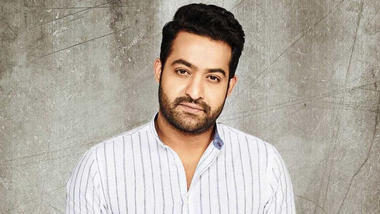 నిత్యామీనన్ చాలా సినిమాల్లో నటించి మంచి ఫేమ్ సంపాదించుకుంది. పాత్రకు ప్రాధాన్యం ఉన్న క్యారెక్టర్స్ మాత్రమే ఎంచుకొని, చాలా సినిమాల్లో మంచి పాత్రల్లో నటించి తనకంటూ స్పెషల్ ఇమేజ్ క్రియేట్ చేసుకుంది ఈ చిన్నది.