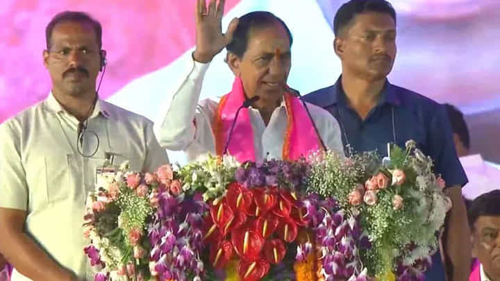 BRS: కార్యకర్తలను వేధించేవారిని వదిలిపెట్టబోం - పోలీసులకు కేసీఆర్ హెచ్చరిక BRS: కార్యకర్తలను వేధించేవారిని వదిలిపెట్టబోం - పోలీసులకు కేసీఆర్ హెచ్చరిక