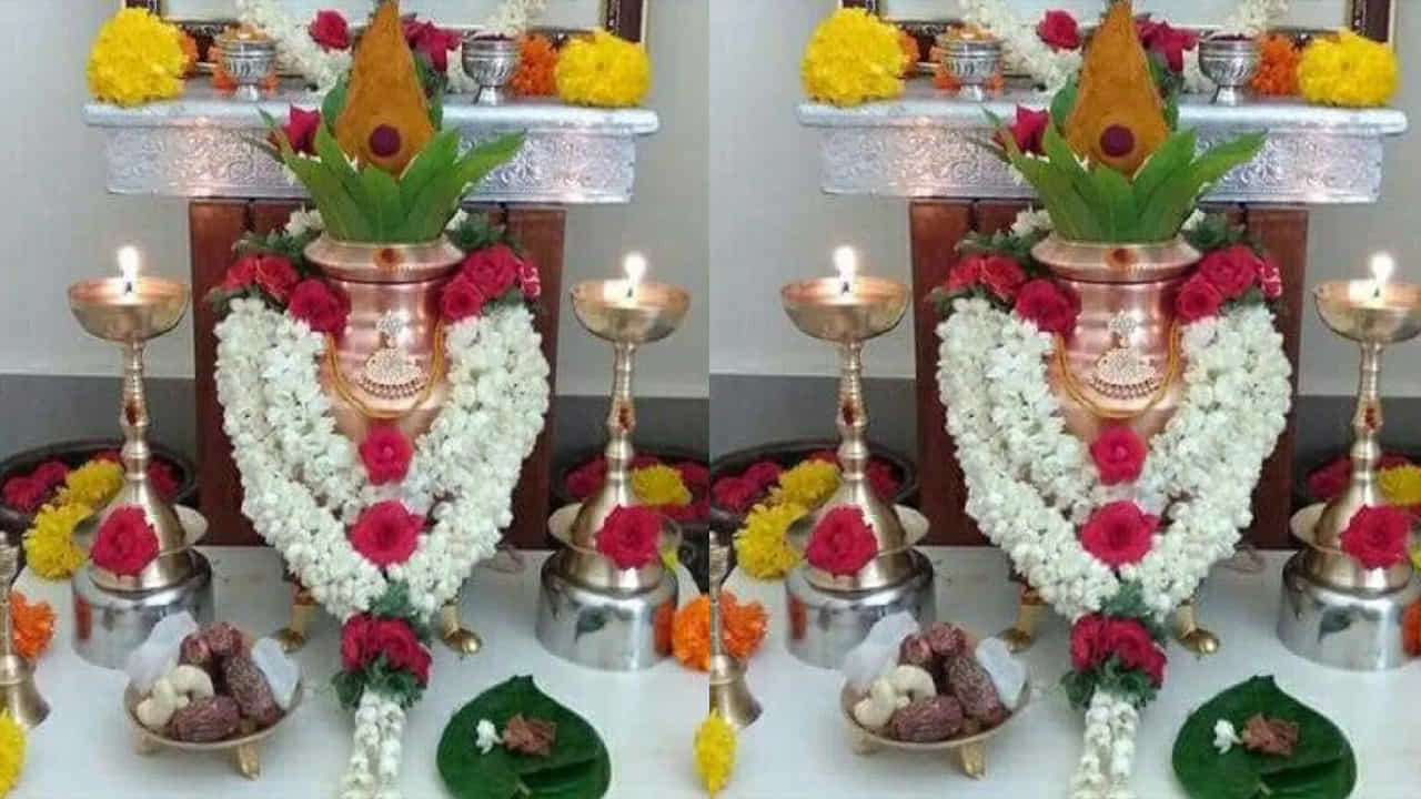 కొబ్బరికాయ పైన ఒక కొత్త త్రిభుజాకార వస్త్రాన్ని ఉంచుతారు. కలశంలోని నీరు ఒక ప్రత్యేక మంత్రాన్ని జపించడం ద్వారా శక్తిని పొందుతుంది. ఇది విశ్వ శక్తిని ప్రేరేపిస్తుంది. దీనినే 'పూర్ణ కలశం' లేదా 'పూర్ణ కుంభం' అంటారు. ఈ కలశం దైవిక శక్తితో నిండి ఉంటుంది. 
