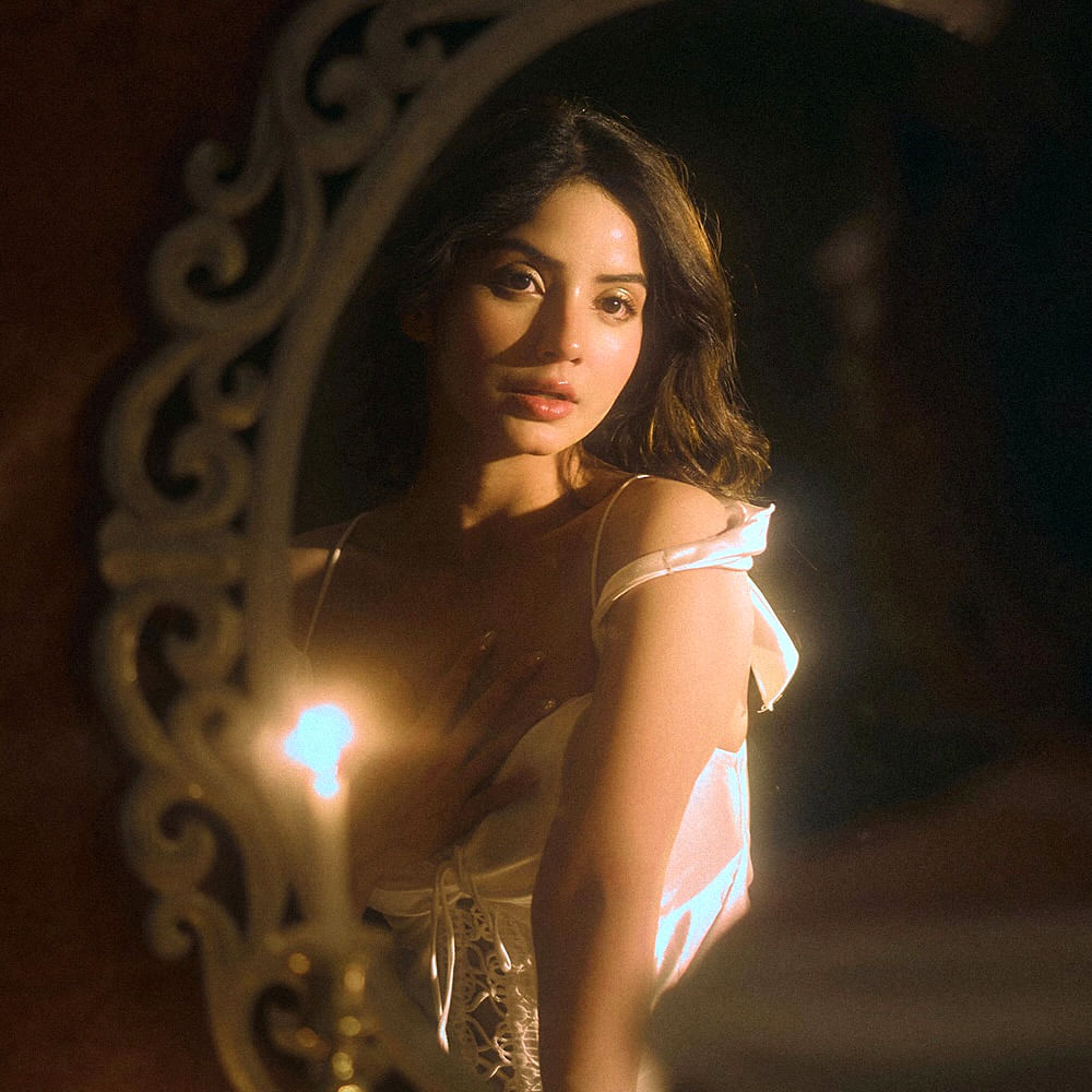 2021లో కన్నడ చిత్రం "రైడర్"లో నిఖిల్ కుమార్ సరసన నటించి కన్నడ సినిమా రంగంలోకి ప్రవేశించింది. 2023లో హిందీ వెబ్ సిరీస్ "ది ఫ్రీలాన్సర్"తో డిజిటల్ స్ట్రీమింగ్ రంగంలోకి అడుగుపెట్టింది. కాశ్మీరా తన నటనతో వివిధ భాషల్లో తనదైన ముద్ర వేస్తోంది.