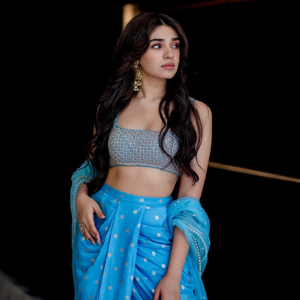 మనమే తర్వాత ఈమె వైపు చూడ్డమే మానేసారు తెలుగు మేకర్స్. తెలుగులో ఆఫర్స్ రాకపోయినా.. తమిళంలో మాత్రం అమ్మడి జోరు మామూలుడా లేదు. అక్కడ స్టార్స్తో వరస ప్రాజెక్ట్స్ చేస్తున్నారు కృతి.