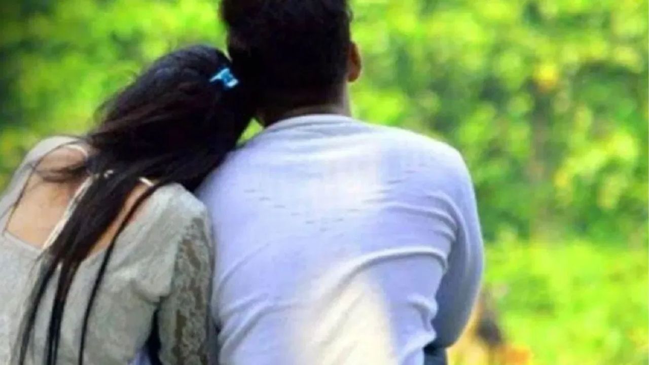 లవర్ కోసం 1200 కి.మీ ప్రయాణం చేసింది.. కట్ చేస్తే.. చివరికి ఊహించని ట్విస్ట్..!