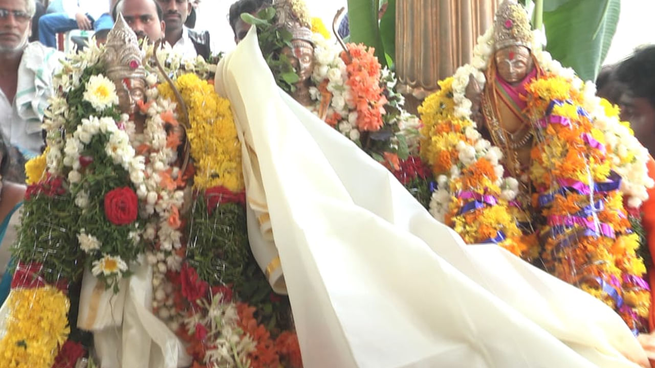 Telangana: ఒక ఊరిలో నిత్యపూజలు.. మరో ఊరిలో కల్యాణం, బ్రహ్మోత్సవాలు.. ఈ రాములోరు చాలా స్పెషల్